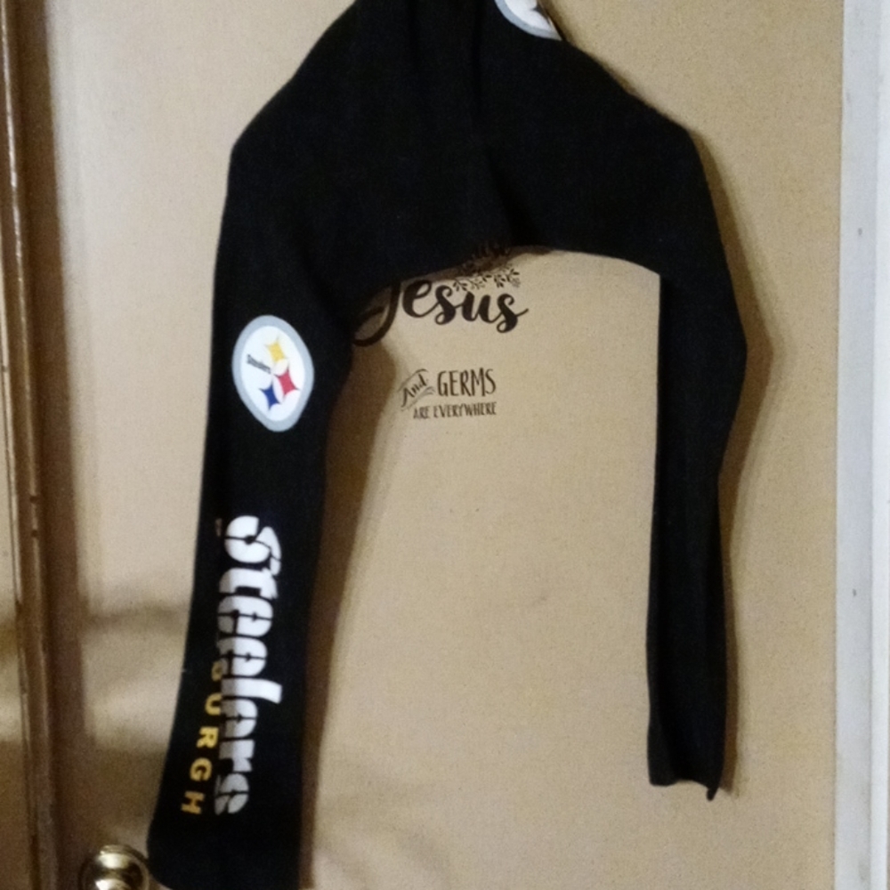 Pittsburgh Steelers hood and scarf in one